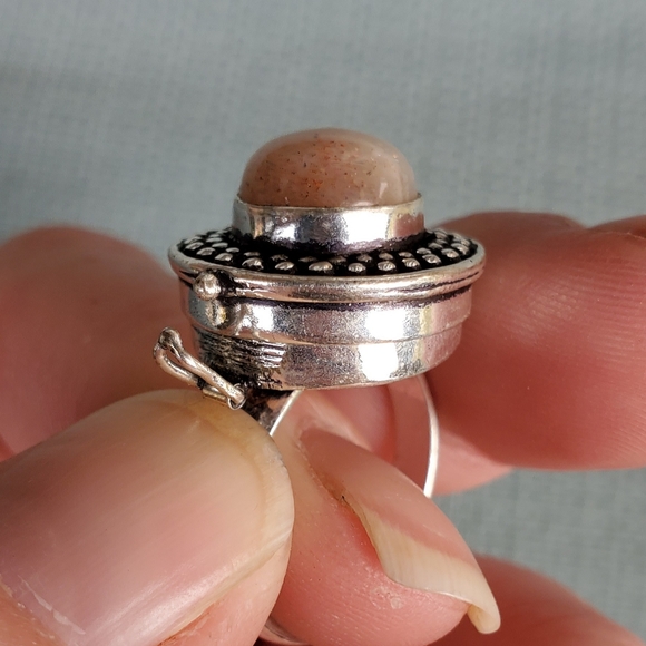 New Natural Sunstone 925 Silver Poison Ring. - Picture 10 of 12